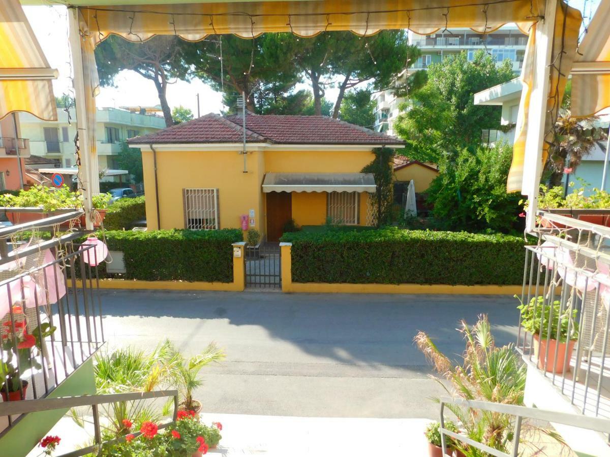 Hotel Dolores Rimini Exterior photo